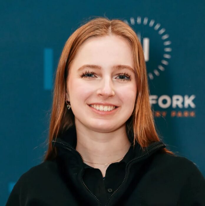 18 Year Old High School Student Invents Water Filter for Microplastics